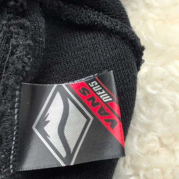 BUNDLE OF 2 WINTER HATS - Picture 2 of 3